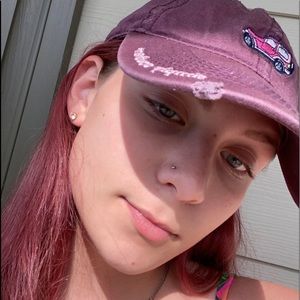 Meet your Posher, Alexis